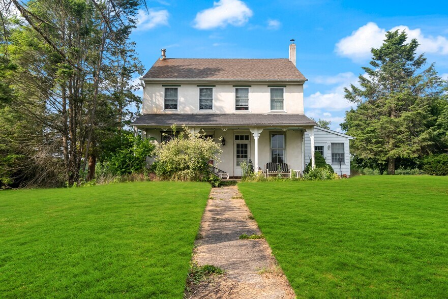 More Photos Of 1112 W Bridge St, Spring City Warehouse For Sale