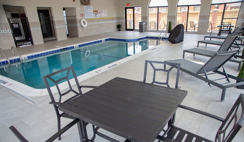 More Photos Of 2102 S Coulter St, Amarillo Hotel For Sale
