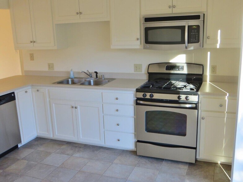 More Photos Of 415 4th St, Winters Multifamily For Sale
