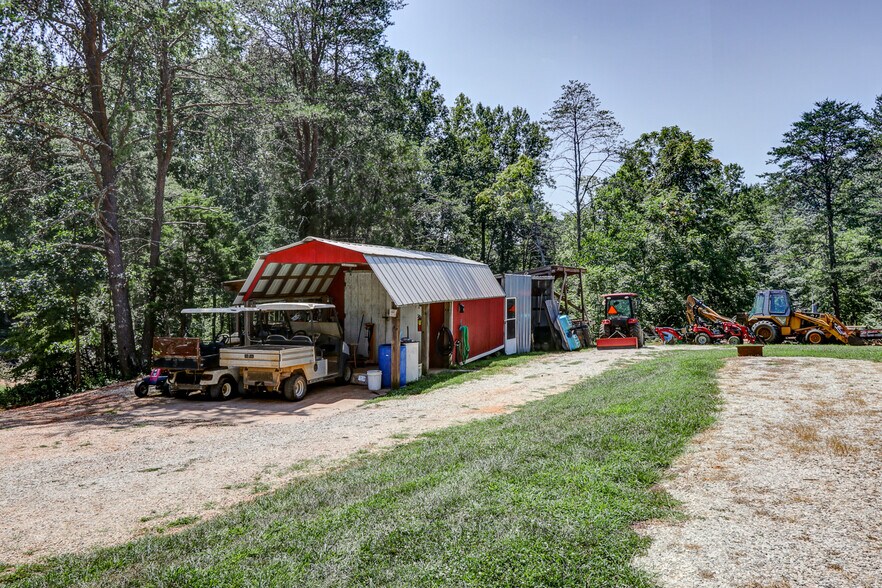 More Photos Of 1105 W Lake Rd, Spout Spring Trailer Camper Park For Sale