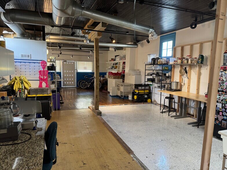 More Photos Of 81 N Mill St, Kansas City Storefront Retail Office For Sale