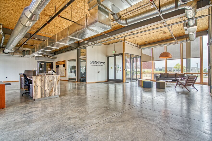 More Photos Of 101 S Taylor Ave, Louisville Warehouse For Lease
