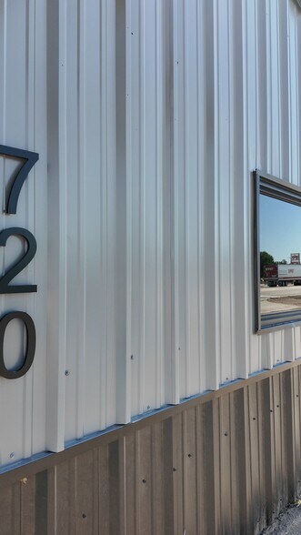 Primary Photo Of 720 2nd st, Clarendon Freestanding For Sale