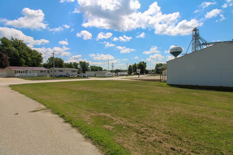 More Photos Of 107 8th Ave SW, Kasson Specialty For Sale