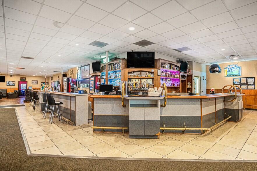 More Photos Of 203 N Egan Ave, Madison General Retail For Sale