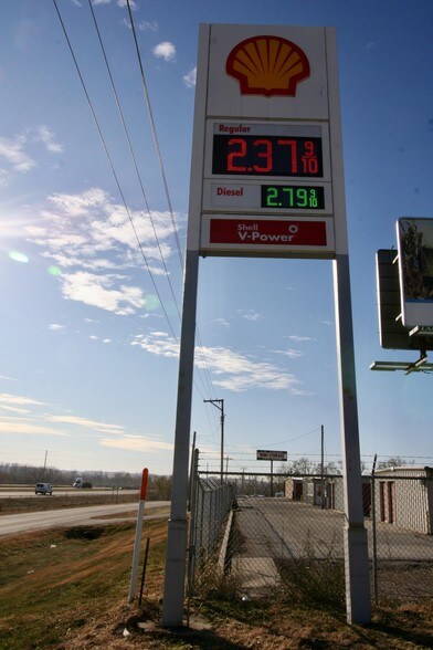 More Photos Of 16550 Us-75, Bellevue Convenience Store For Sale