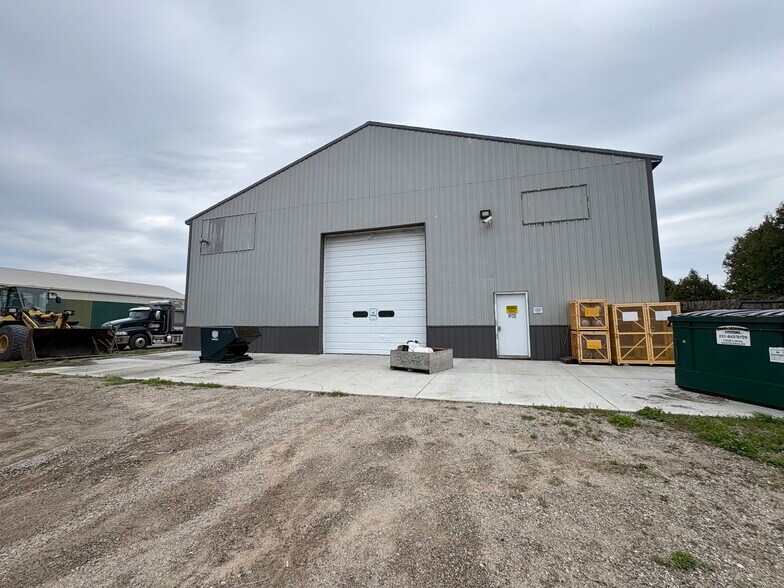 More Photos Of 755 S Pere Marquette Hwy, Ludington Warehouse For Lease