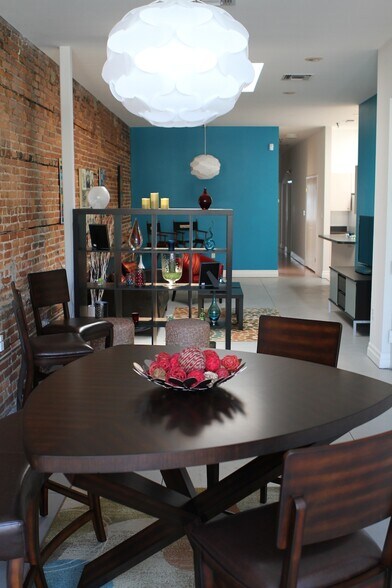 More Photos Of 1517 E 7th Ave, Tampa Storefront Retail Office For Lease