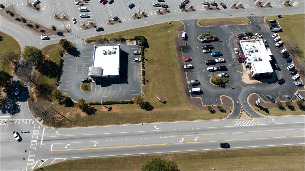 More Photos Of 175 Frontage Rd, Hartwell Freestanding For Lease