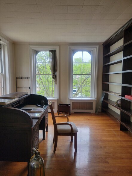 More Photos Of 91 Wurts St, Kingston Religious Facility For Sale