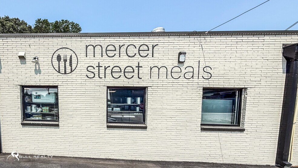 More Photos Of 845 Flat Shoals Ave SE, Atlanta Freestanding For Lease