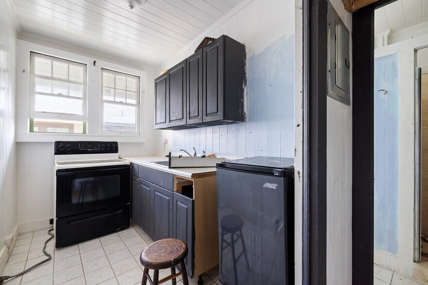 More Photos Of 1637 Kewalo St, Honolulu Apartments For Sale