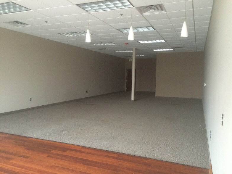More Photos Of 960-961 Dana Dr, Redding Storefront Retail Office For Lease