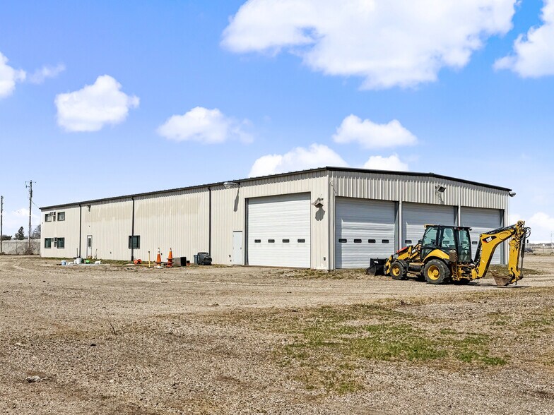 More Photos Of 2862 Wagner Rd, Waterloo Industrial For Lease