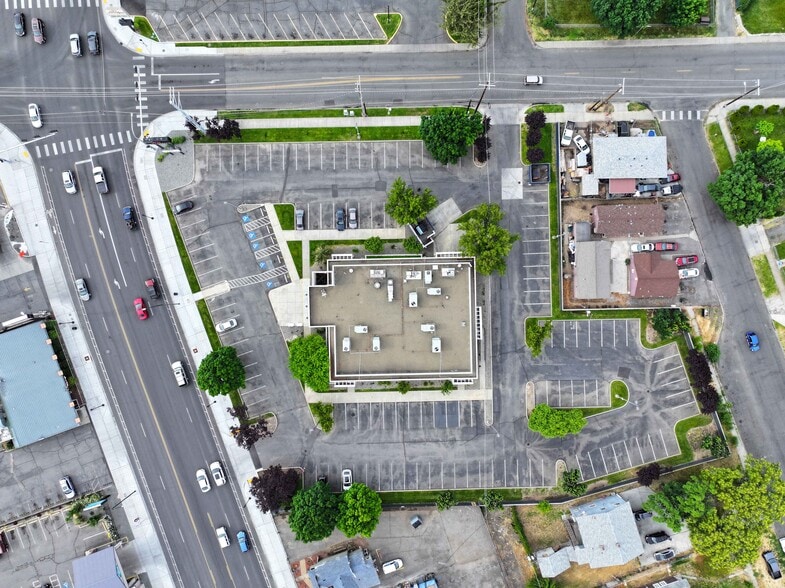 More Photos Of 905 N 1st St, Yakima Restaurant For Sale