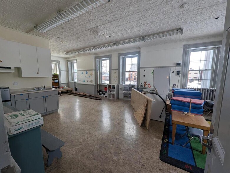 More Photos Of 16 Central st, Claremont Specialty For Sale