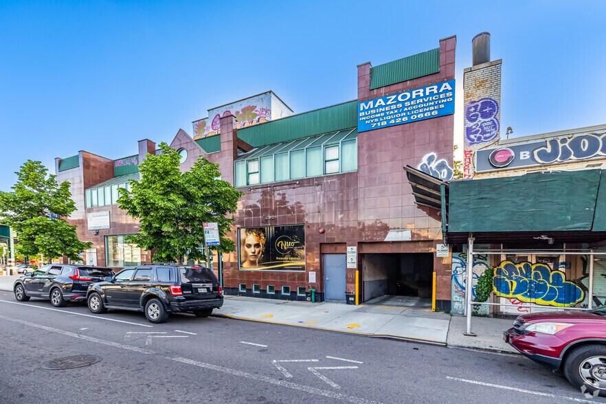Primary Photo Of 4322 50th St, Woodside Medical For Sale