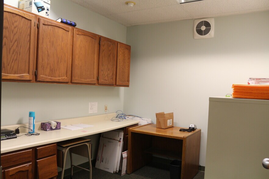 More Photos Of 801 S Durkin Dr, Springfield Office For Sale