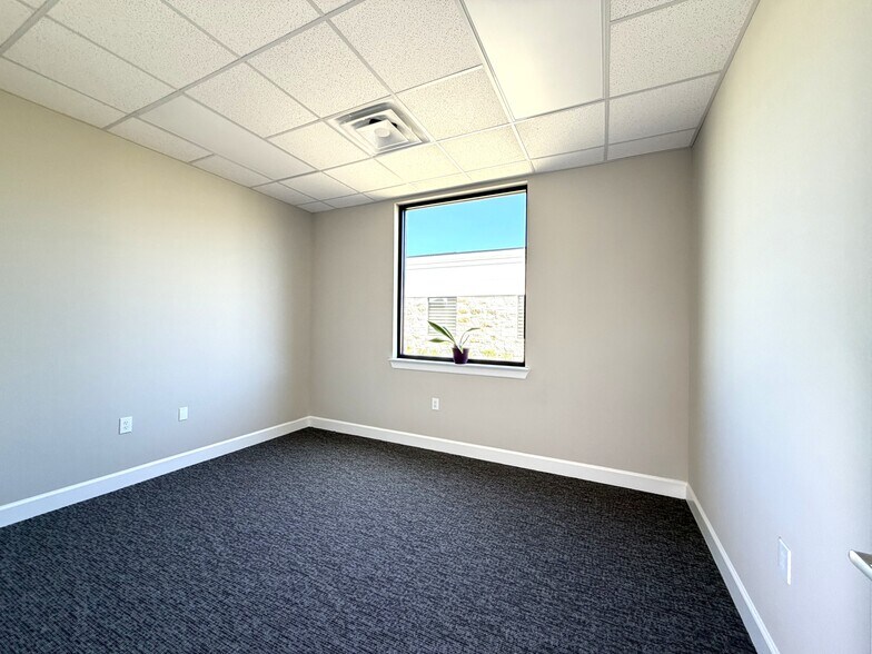 More Photos Of 28111 S Firethorne Rd, Katy Office For Lease