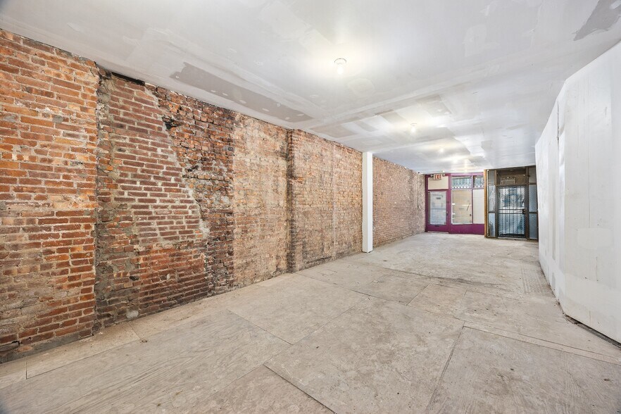 More Photos Of 389 2nd Ave, New York Storefront Retail Office For Lease