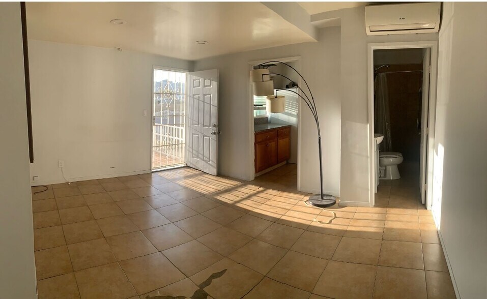 More Photos Of 7304 Canby Ave, Reseda Apartments For Sale