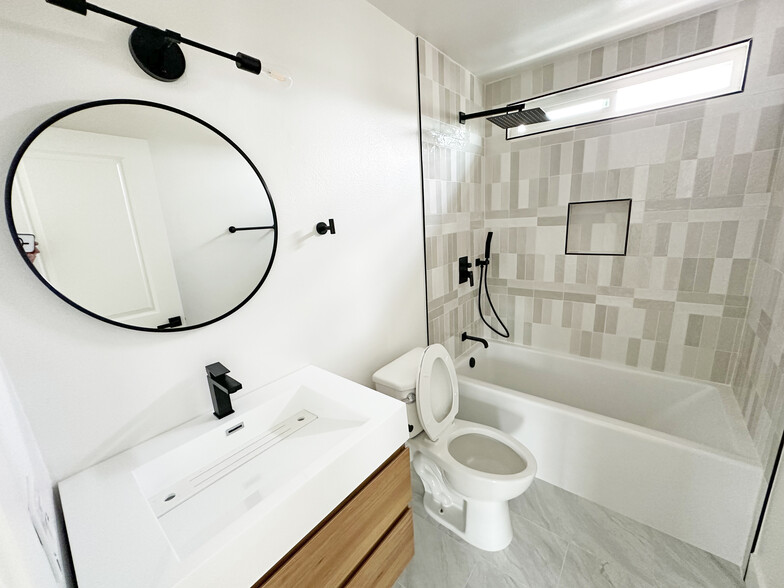 More Photos Of 17372 Dairyview Cir, Huntington Beach Apartments For Sale