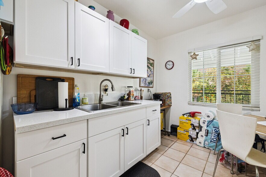 More Photos Of 1674 S Via Salida, Palm Springs Apartments For Sale