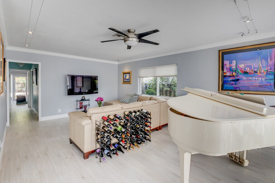 More Photos Of 1606 NE 15th Ave, Fort Lauderdale Specialty For Sale