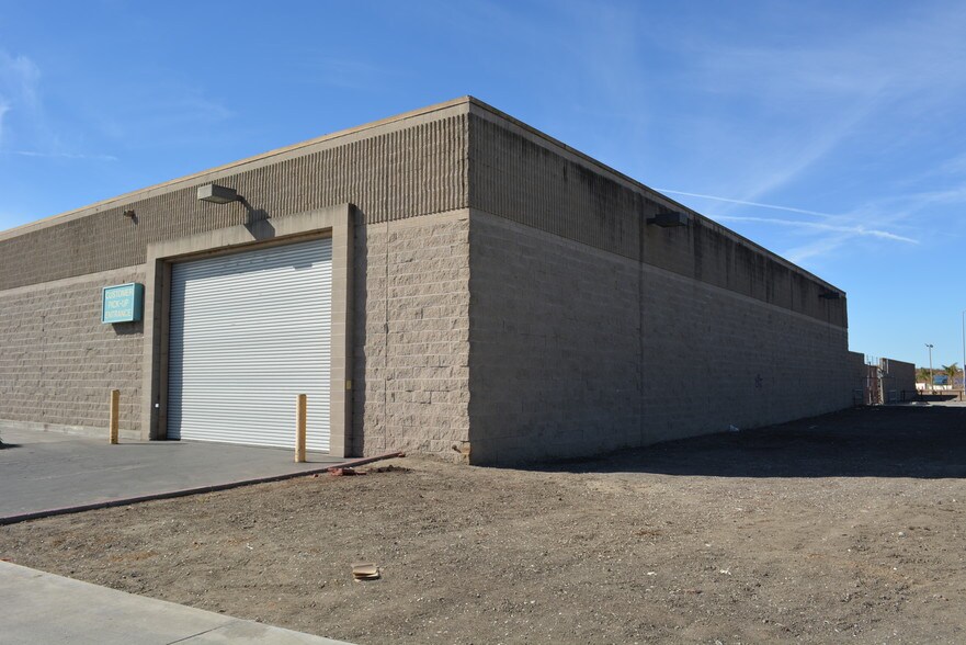 More Photos Of 1067 N Davis Rd, Salinas Garden Center For Lease