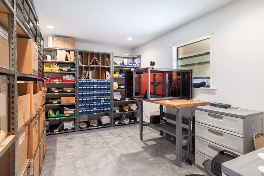 More Photos Of 13231 Rooster Springs Rd, Austin Office Residential For Sale