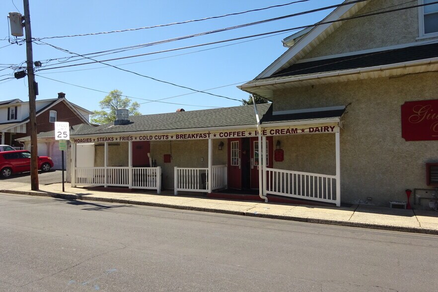 More Photos Of 427 N Chestnut St, Lansdale General Retail For Sale
