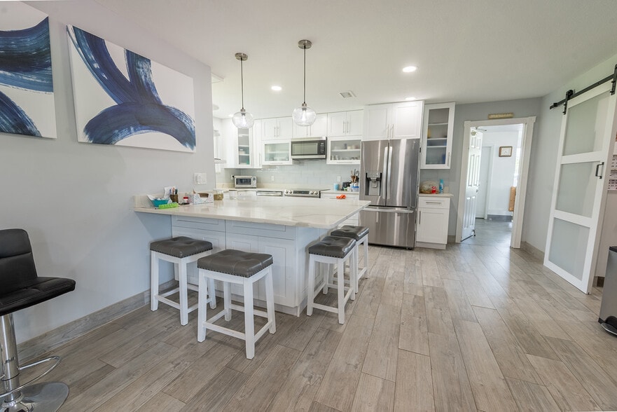 More Photos Of 1757 N Temple Ave, Starke Hotel For Sale