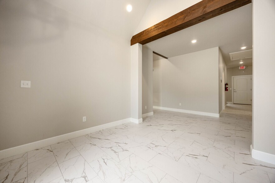 More Photos Of 2600 Covell Village Dr, Edmond Office For Lease