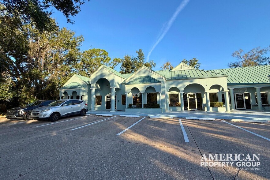 More Photos Of 7255-7275 Bee Ridge Rd, Sarasota General Retail For Lease