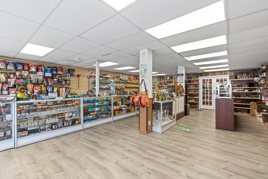 More Photos Of 635 637 Fall River Ave, Seekonk Apartments For Sale