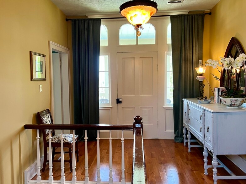 More Photos Of 210 S College St, Franklin Office For Sale