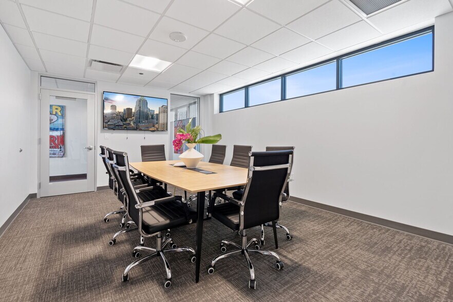 More Photos Of 4229 N FM 620 Hwy, Austin Showroom For Lease