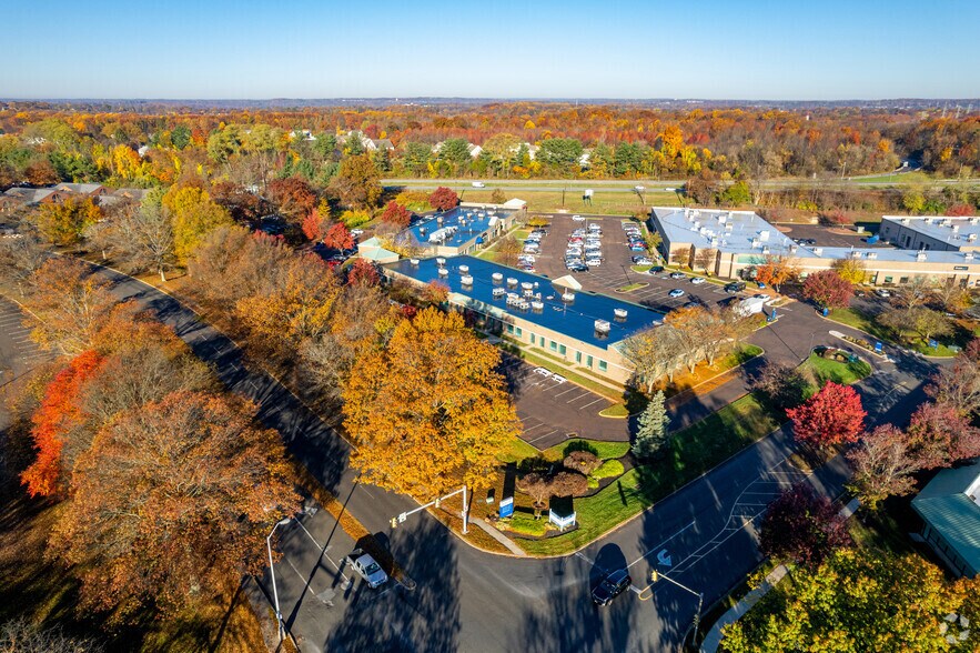 More Photos Of 800-880 Town Center Dr, Langhorne Unknown For Lease