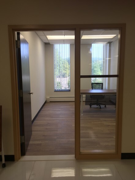 More Photos Of 27 Bleeker St, Millburn Office For Lease