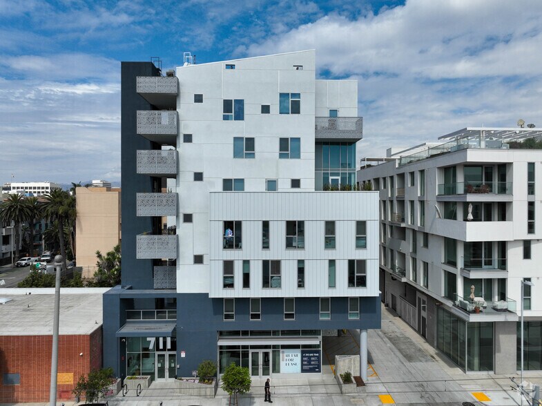 Primary Photo Of 711 Colorado Ave, Santa Monica Apartments For Lease