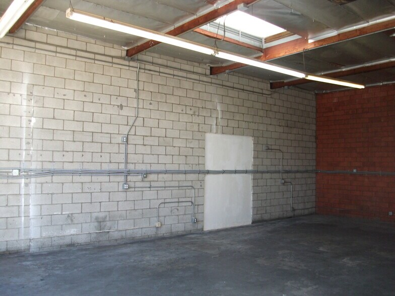 More Photos Of 1311 W 130th St, Gardena Warehouse For Lease