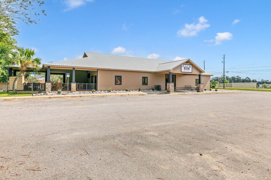 More Photos Of 2579 Douglas Ave, Brewton Restaurant For Sale