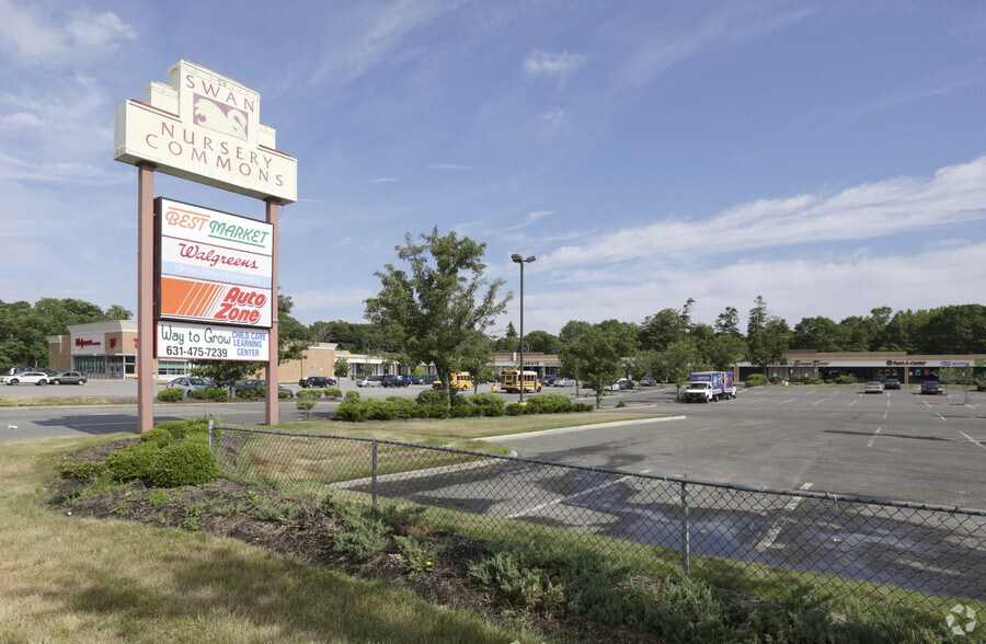 More Photos Of 655 E Main St, East Patchogue Storefront For Lease