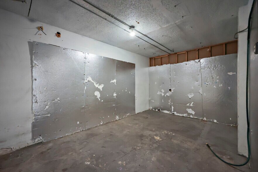 More Photos Of 6216 Crenshaw Blvd, Los Angeles Office For Sale