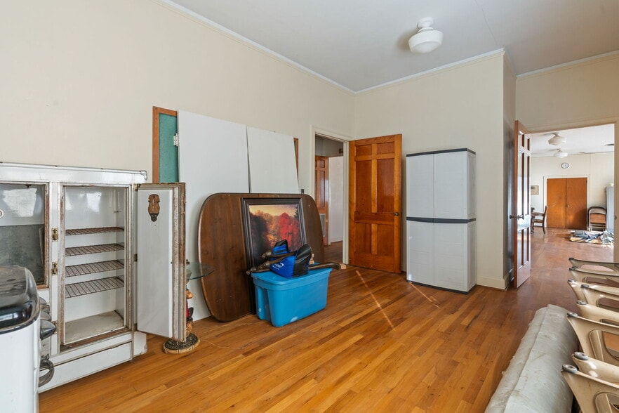 More Photos Of 171 Valley St, Centreville Flex For Sale