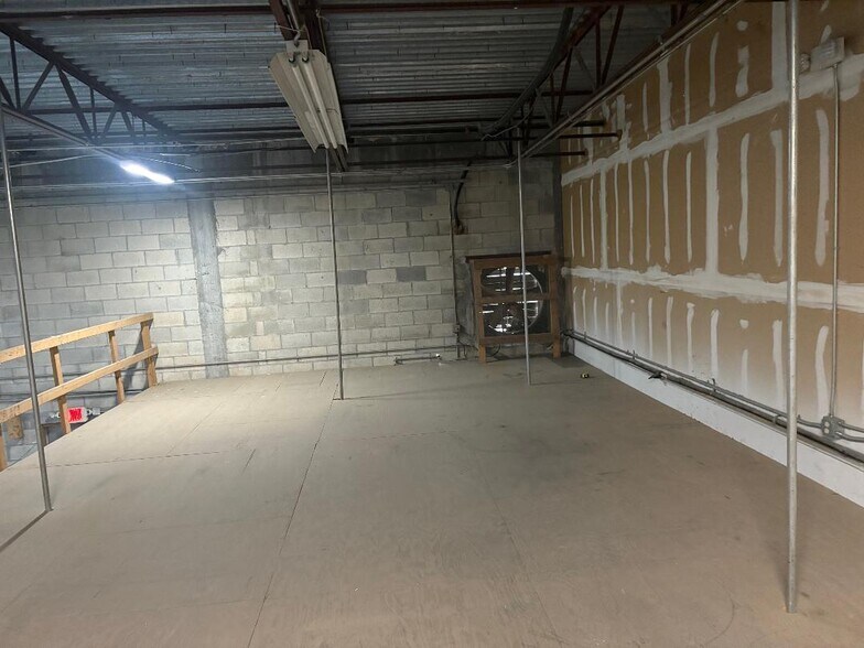 More Photos Of 1818 7th Ave N, Lake Worth Beach Warehouse For Lease