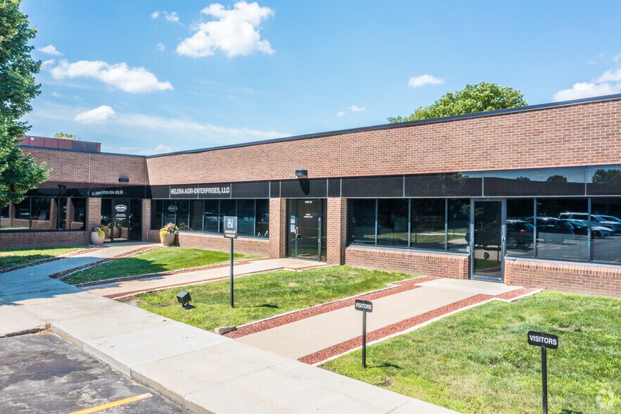 More Photos Of 4546 Corporate Dr, West Des Moines Office For Lease