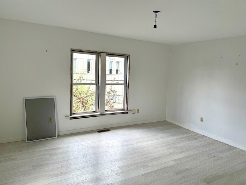 More Photos Of 113 Hawley St, Binghamton Office Residential For Lease