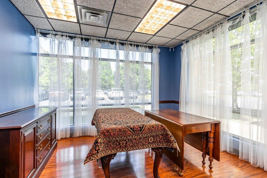 More Photos Of 535 Wellington Way, Lexington Medical For Sale