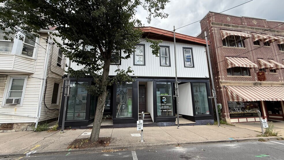 More Photos Of 39 Belvidere St, Nazareth Storefront Retail Residential For Lease